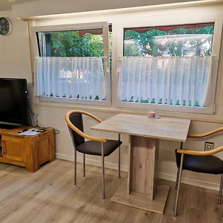 Quiet Little House With Seperate Entrance Διαμέρισμα *