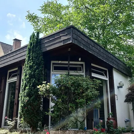 Quiet Little House With Seperate Entrance